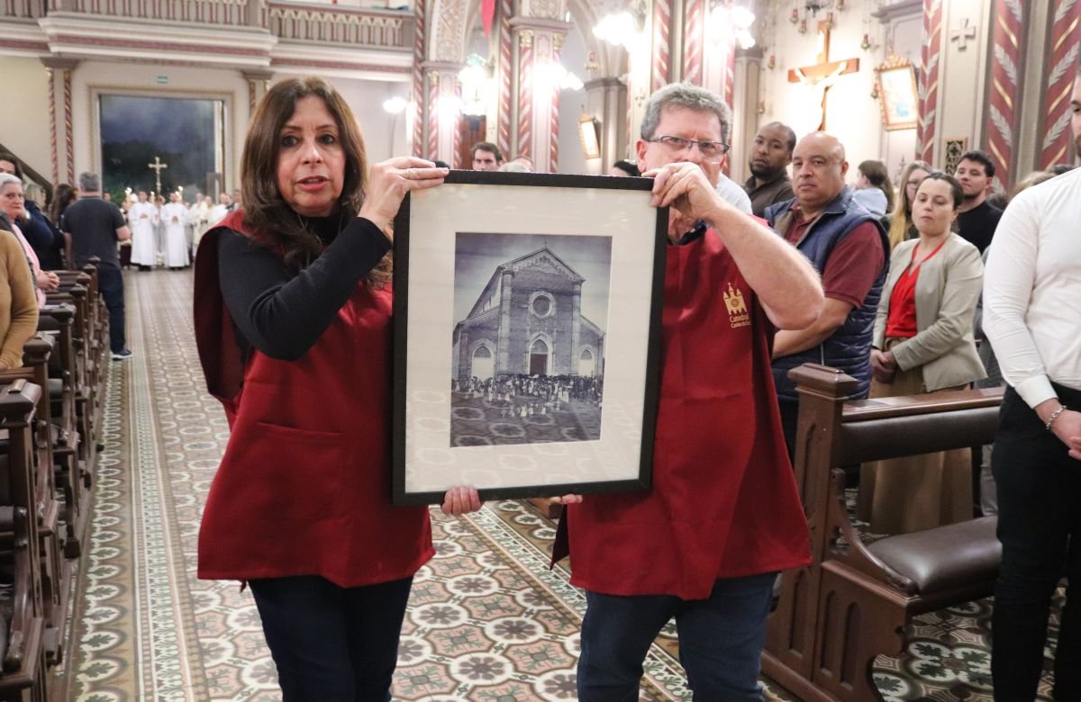 Foto de capa da notícia Missa solene marca os 125 anos da dedicação da Igreja Catedral Diocesana de Caxias do Sul