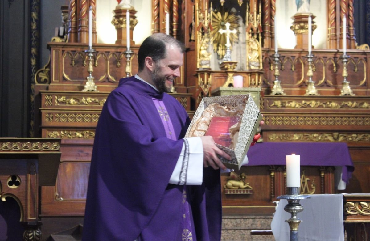 Foto de capa da notícia Catedral Diocesana de Caxias se reúne para celebrar a vida do vigário paroquial, padre Tiago Camozzato
