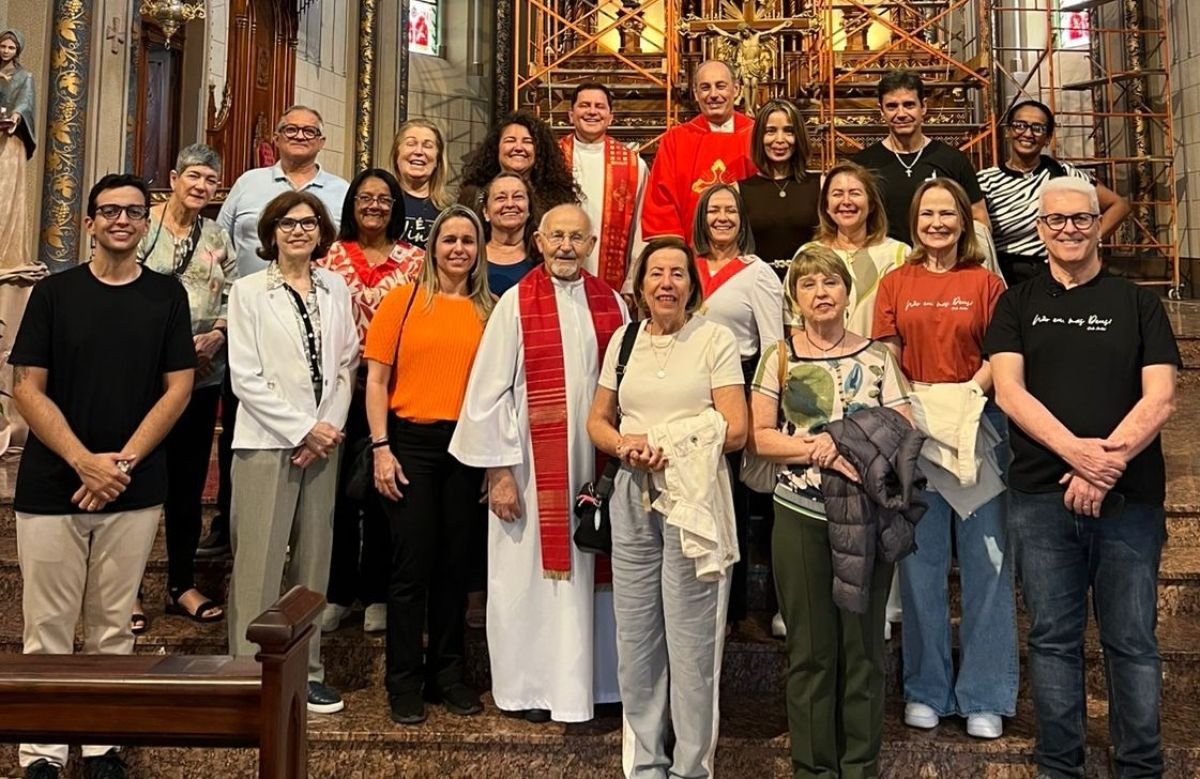 Foto de capa da notícia Catedral Diocesana de Caxias do Sul recebe a visita de grupo de turistas de Recife, no estado de Pernambuco