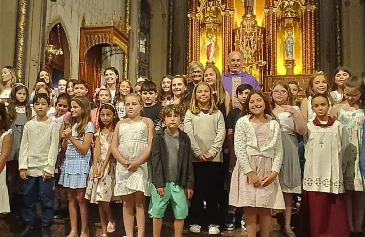 Foto de capa da notícia Catedral Diocesana realiza Missa de envio dos catequizandos da Eucaristia 1 e 2 e abre atividades da Catequese 2026