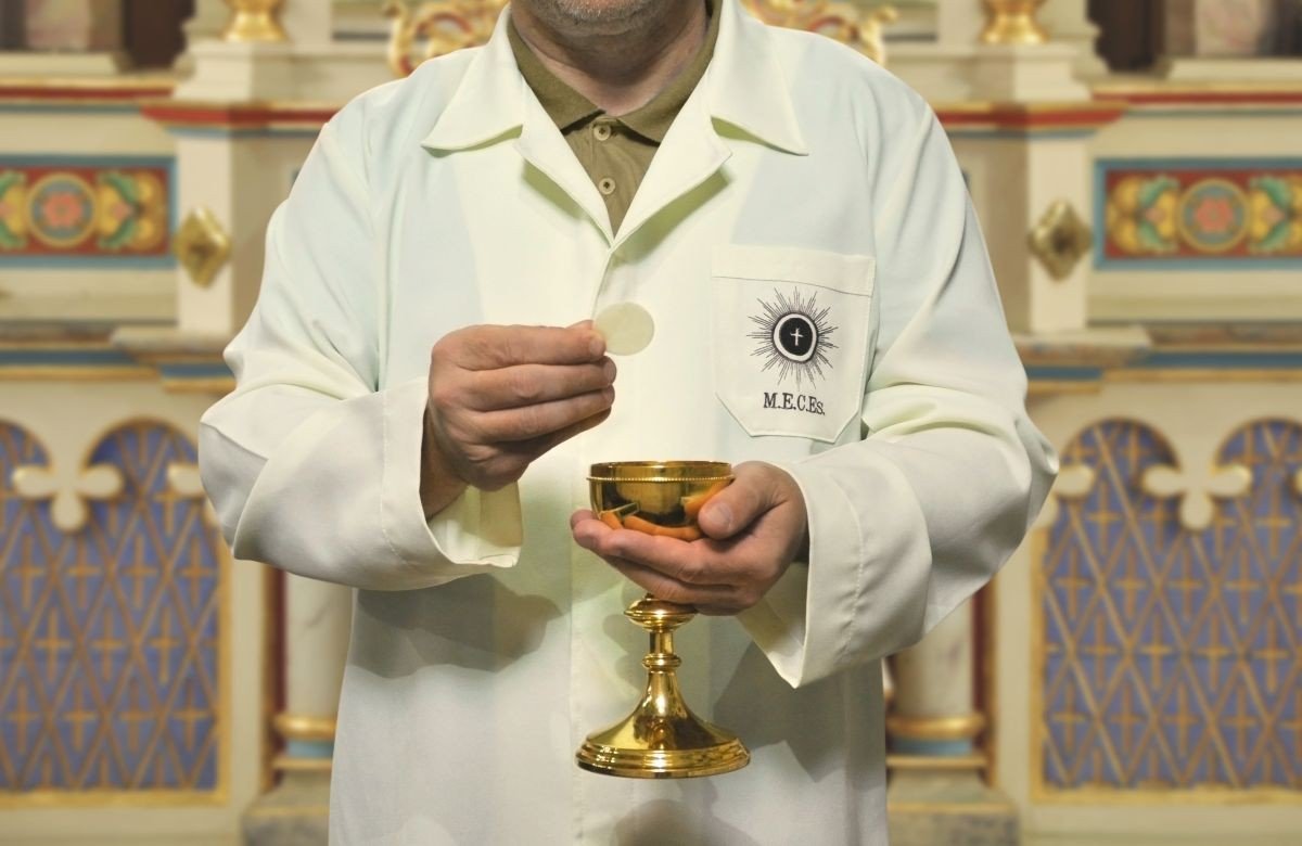 Foto de capa da notícia Momentos formativos de atualização para Ministros da Comunhão serão nesta terça e quarta, na Catedral de Caxias