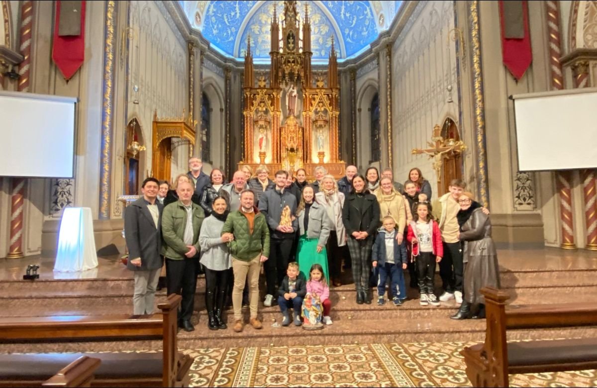 Foto de capa da notícia Pastoral Familiar da Catedral de Caxias do Sul reúne a comunidade na oração do Terço das Famílias