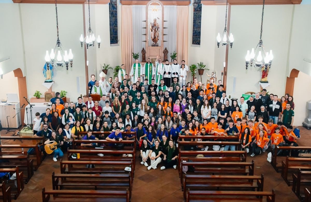 Foto de capa da notícia Jovens da Diocese de Caxias do Sul celebram Jubileu da Juventude em sintonia com a Igreja de Roma