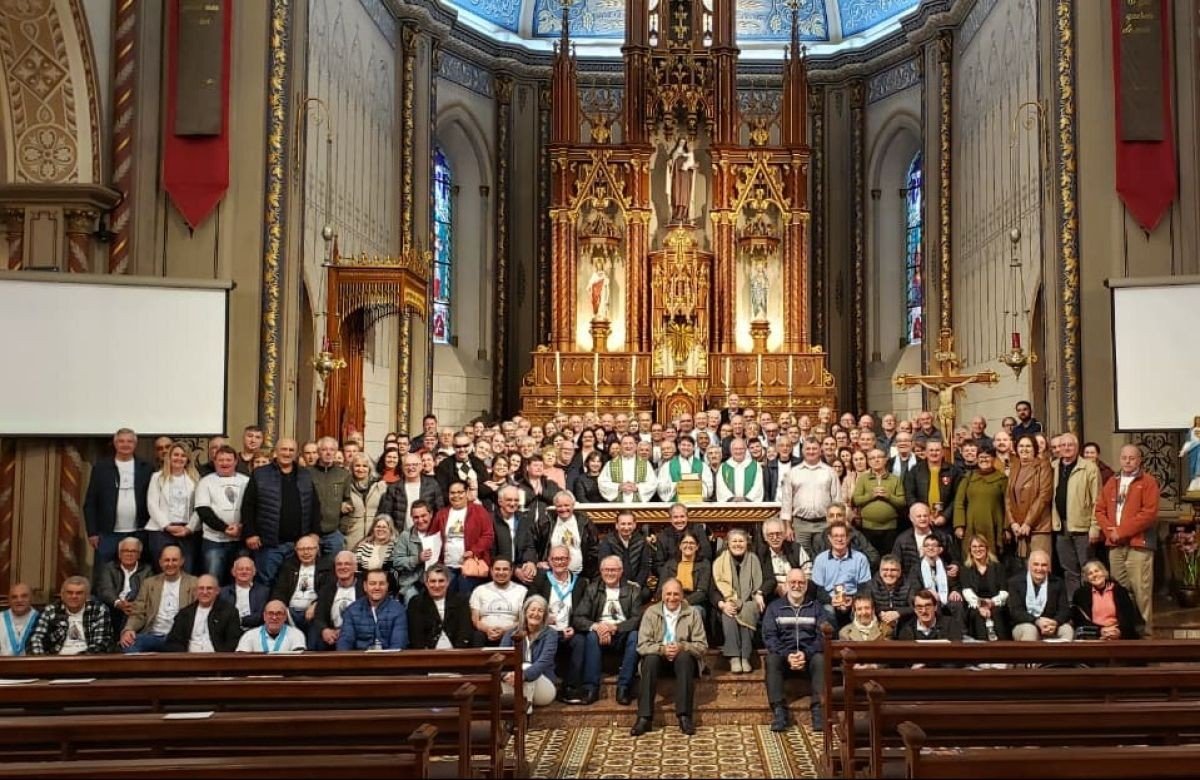 Foto de capa da notícia Grupos de Terço dos Homens da Diocese de Caxias do Sul se reúnem em peregrinação jubilar na Catedral