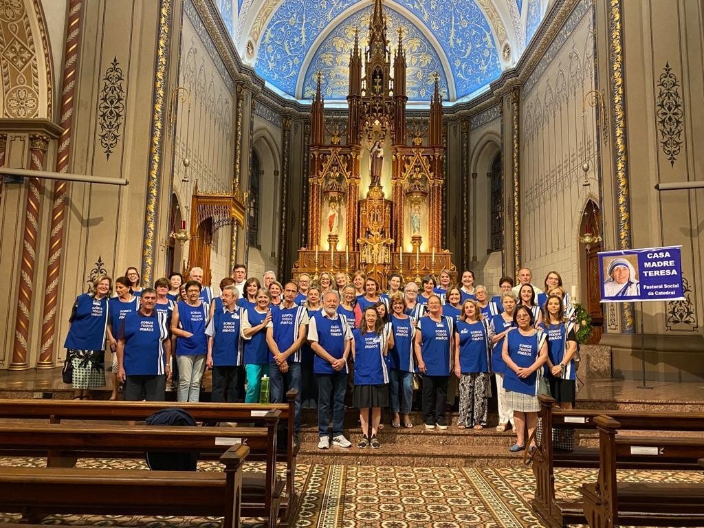 Missa em ação de graças pelos 22 anos da Casa Madre Teresa reúne voluntários na Catedral Diocesana