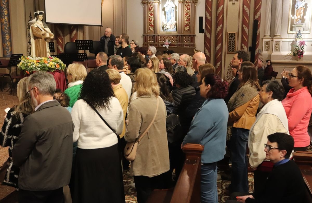 Foto de capa da notícia Festejos de Santa Teresa D'Ávila são concluídos com Missa, bênção aos professores e concerto em Caxias do Sul